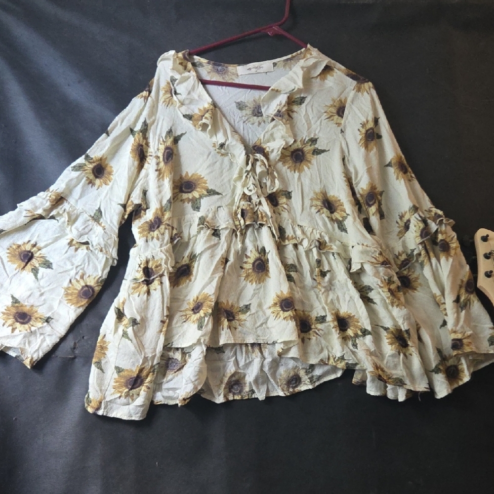 Floral Ruffle Blouse in Cream
